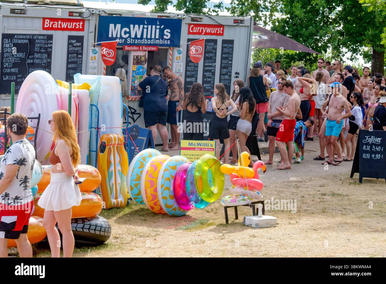 Sanierung Strandbad Müggelsee , Container, Strandimbiss, Baustelle seit 2021, Fertigstellung frühstens Sommer 2026, Deutschland Stockfoto