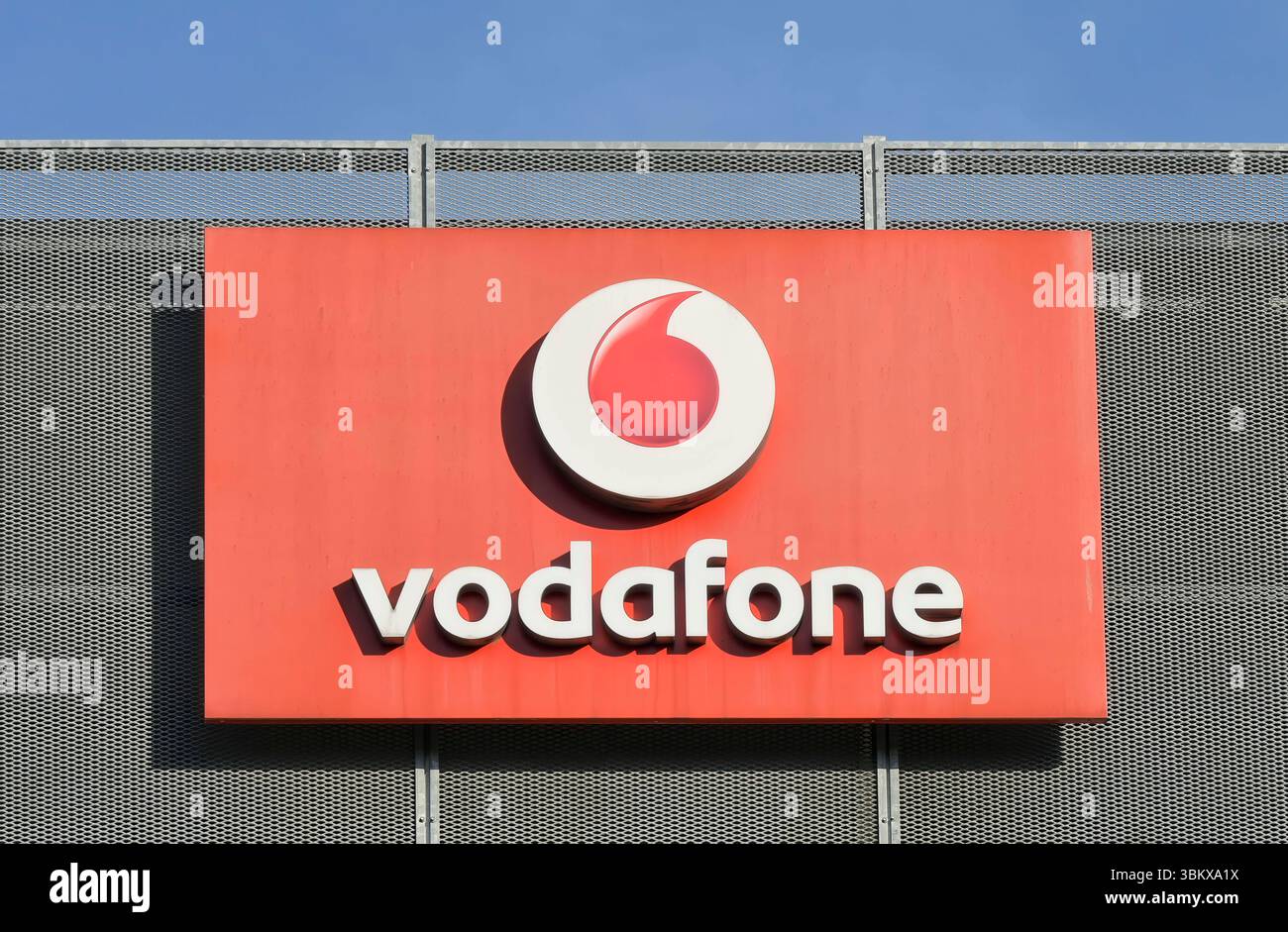 Werbung Vodafone, Kaiser-Wilhelm-Center, Hauptstraße, Schöneberg, Bezirk Tempelhof-Schöneberg, Berlin, Deutschland Stockfoto