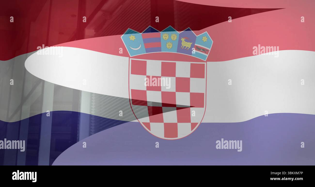 Schwenkende kroatische Nationalflagge mit Wappen, die in der Stadt flattern, mit Glasfassade reflektiert Stockfoto