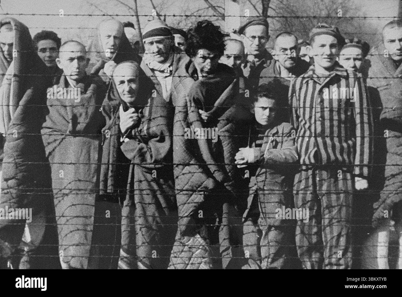 AUSCHWITZ, POLEN - 1945 - Ein Film aus der sowjetischen Roten Armee über die Befreiung von Auschwitz wurde über einen Zeitraum von mehreren Monaten gedreht Stockfoto