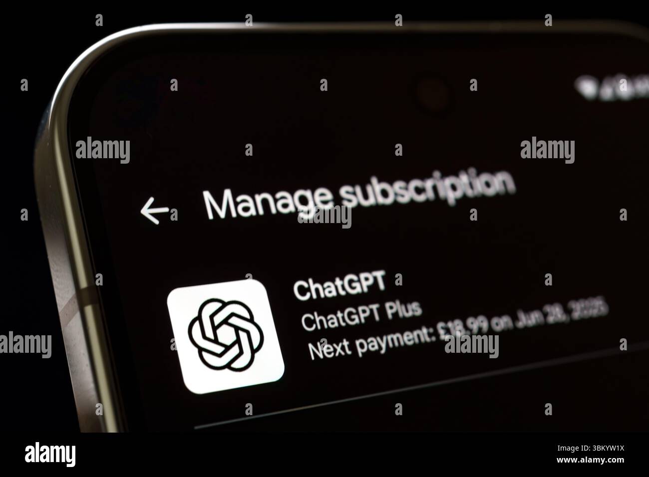 ChatGPT-Abonnementverwaltungsbildschirm auf dem Smartphone mit dem nächsten Zahlungsdatum und dem Status des Plans. Stafford, Vereinigtes Königreich, 23. Juni 2025 Stockfoto