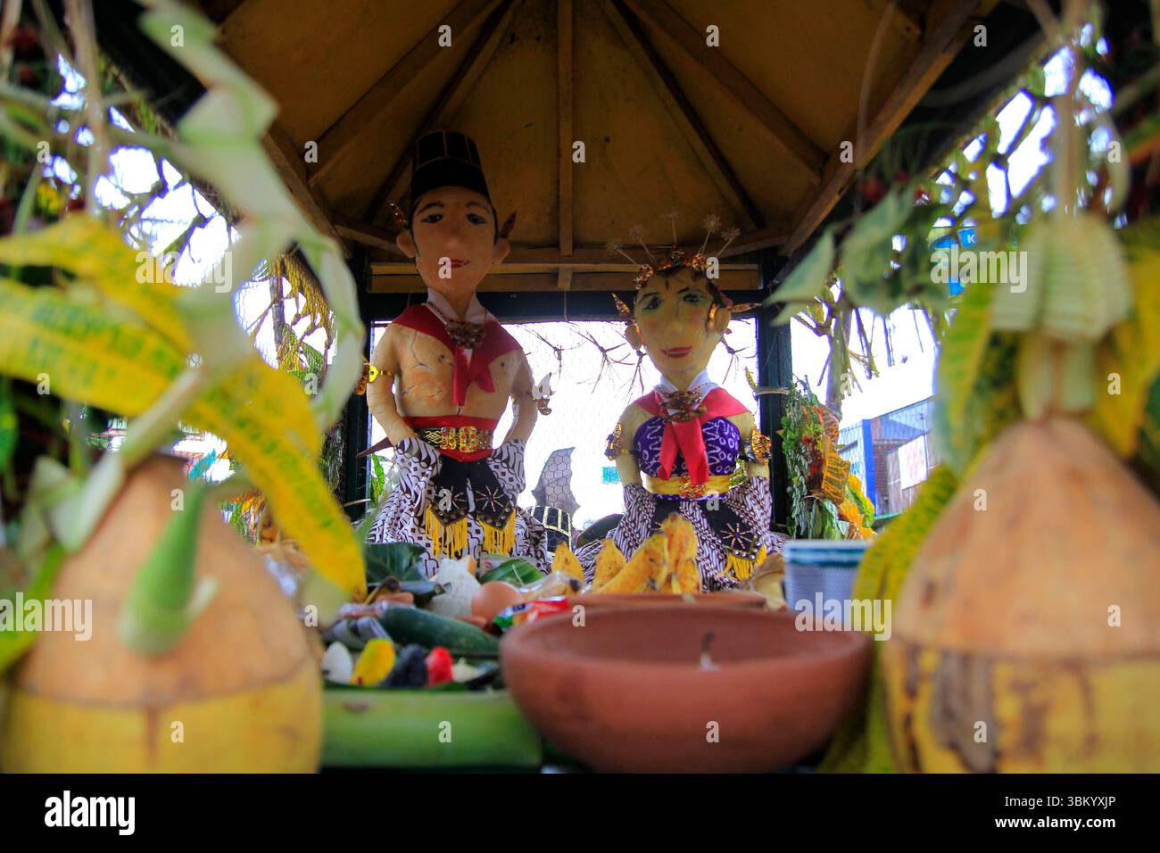 Brautpuppe in javanischer Tradition für das rituelle Kulturfestival Saparan Bekakak Stockfoto