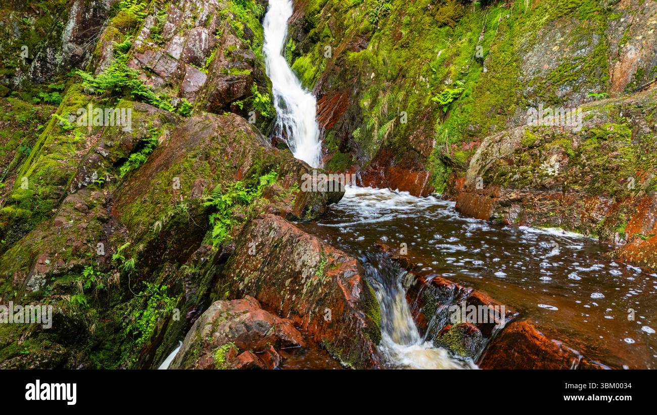 Luftaufnahme der wunderschönen Morgan Falls im Chequamegon-Nicolet National Forest, Ashland County, Wisconsin, USA. Stockfoto