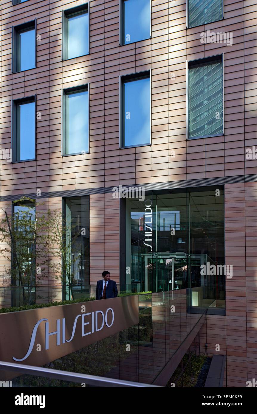 Shiseido Company Limited der japanische Kosmetikhersteller ist ein Wolkenkratzer im Shiodome-Viertel von Shimbashi, Tokio, Japan. Stockfoto