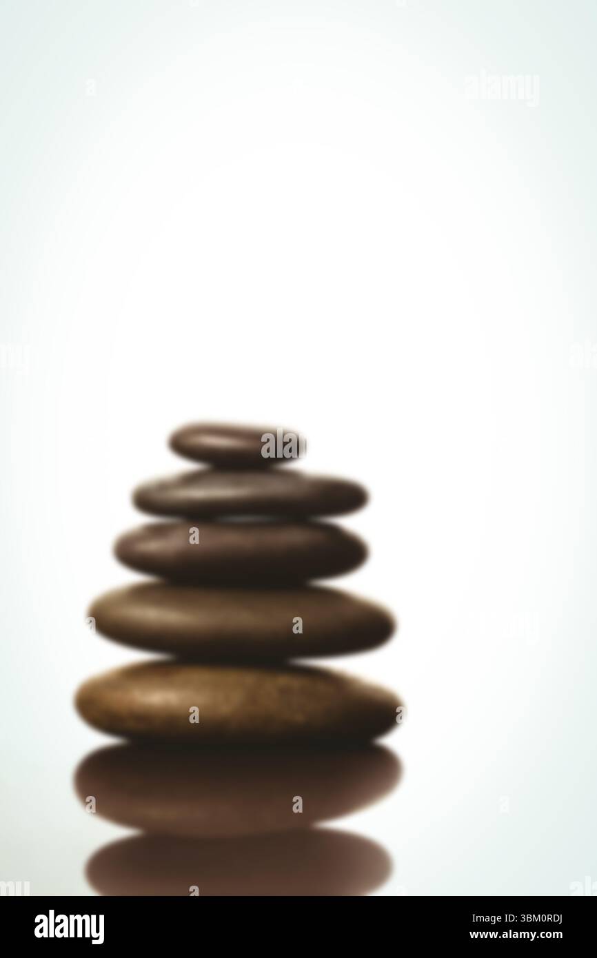 Steine vor weißem Hintergrund Stockfoto