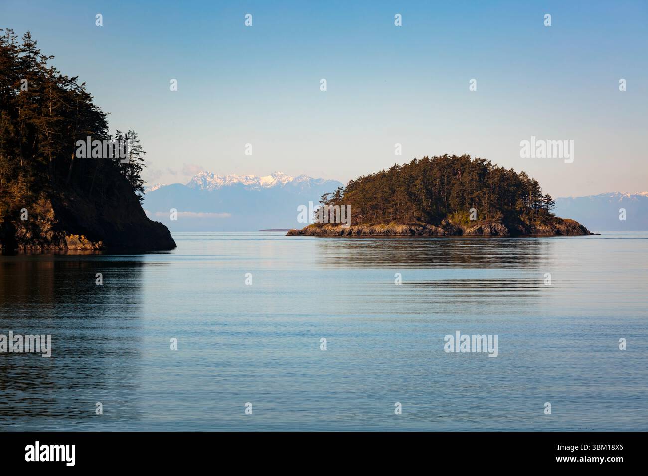 Deception Island, Bowman Bay, Deception Pass State Park, Washington State, USA. Stockfoto
