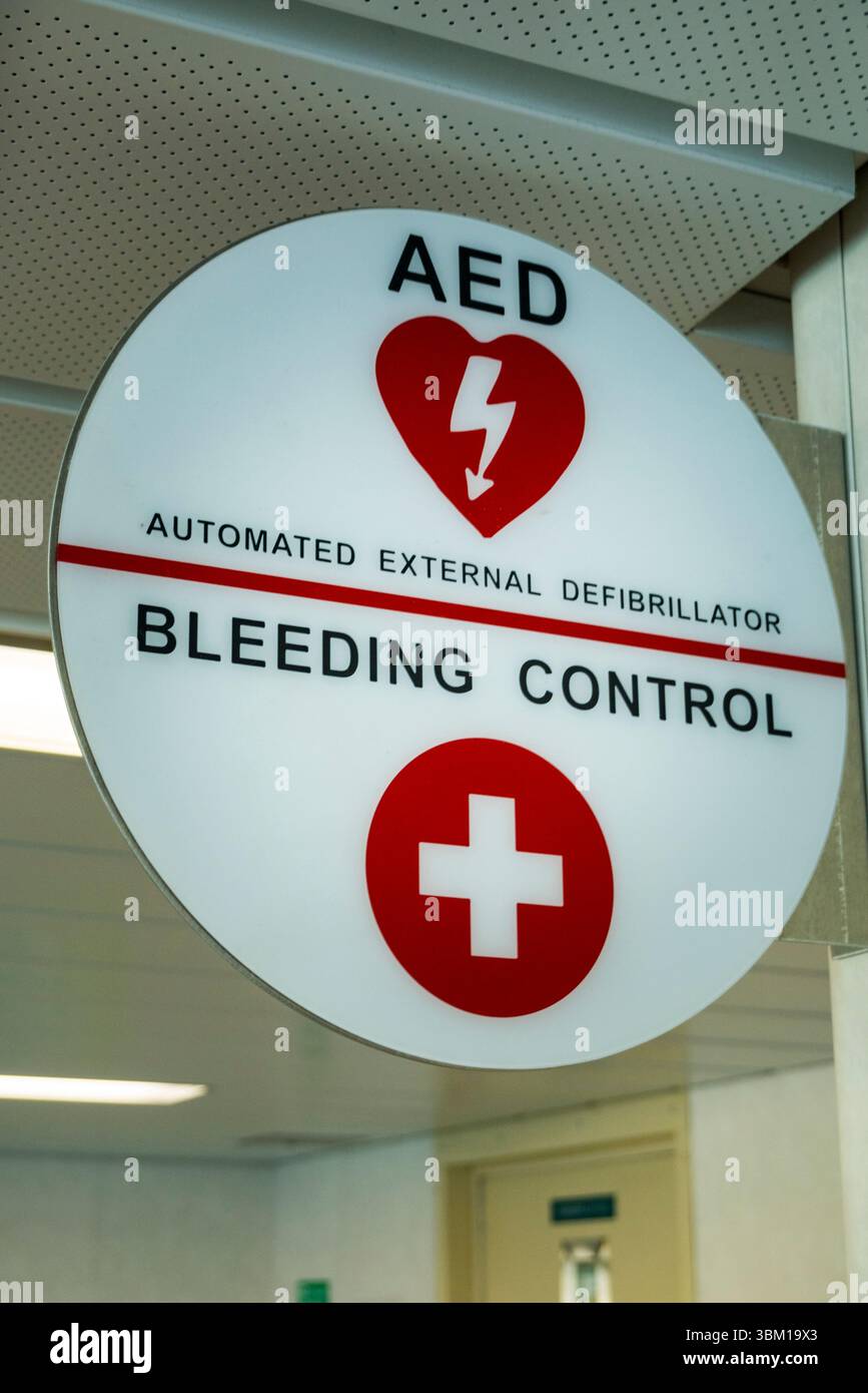 AED Automatischer externer Defibrillator auf der Washington State Ferry, Seattle, Washington State, USA. Stockfoto