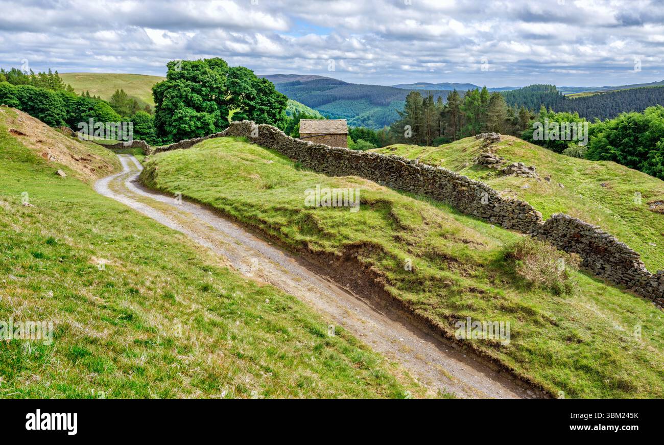 Bellhagg Barn oberhalb von Ladybower im Derbyshire Peak District Großbritannien im Sommer Stockfoto