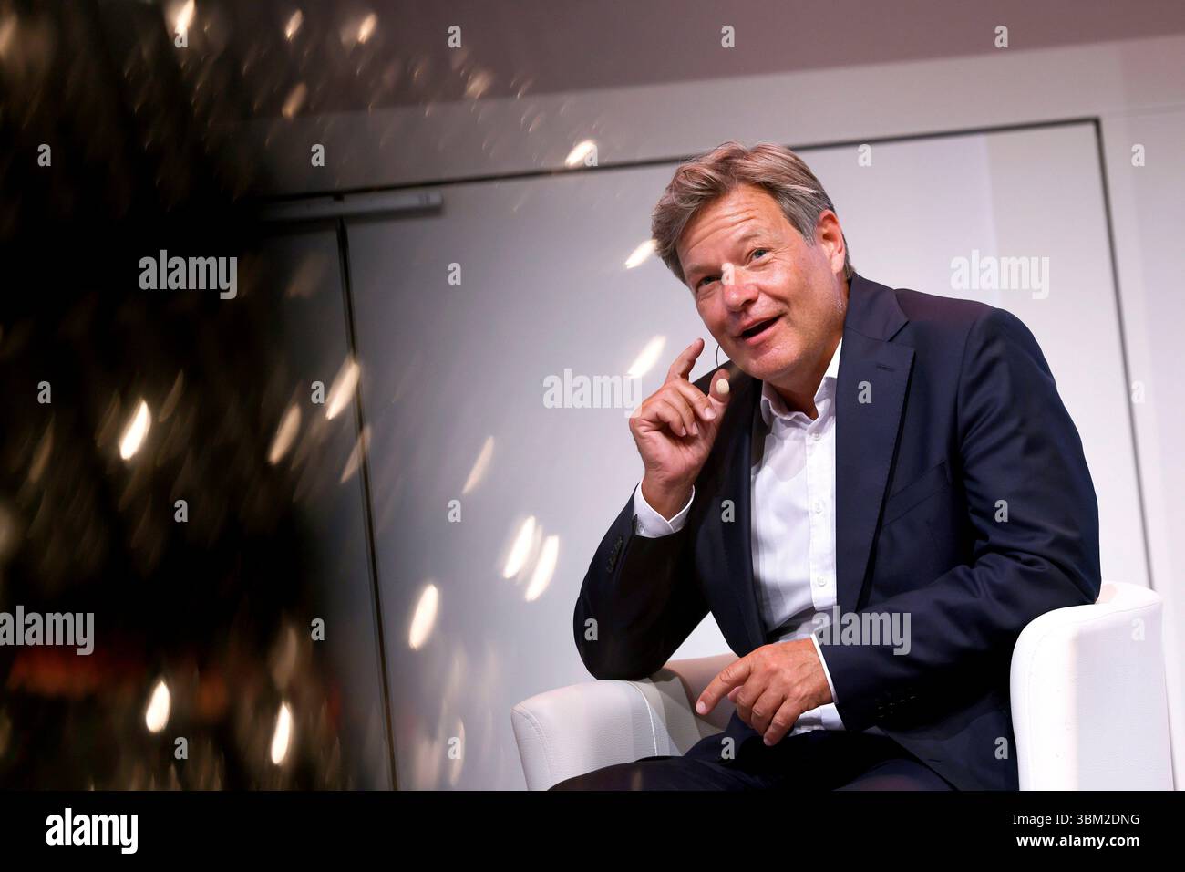 Politiker Robert Habeck Grüne, ehemaliger Bundeswirtschaftsminister, in der Phil.Cologne Veranstaltung Demokratie im Ernstfall in der Flora Köln. Köln, 23.06.2025 NRW Deutschland *** Politiker Robert Habeck Grünen , ehemaliger Bundeswirtschaftsminister, bei der Phil Köln-Veranstaltung Demokratie im Ernstfall in der Flora Köln Köln, 23 06 2025 NRW Deutschland Copyright: XChristophxHardtx Stockfoto