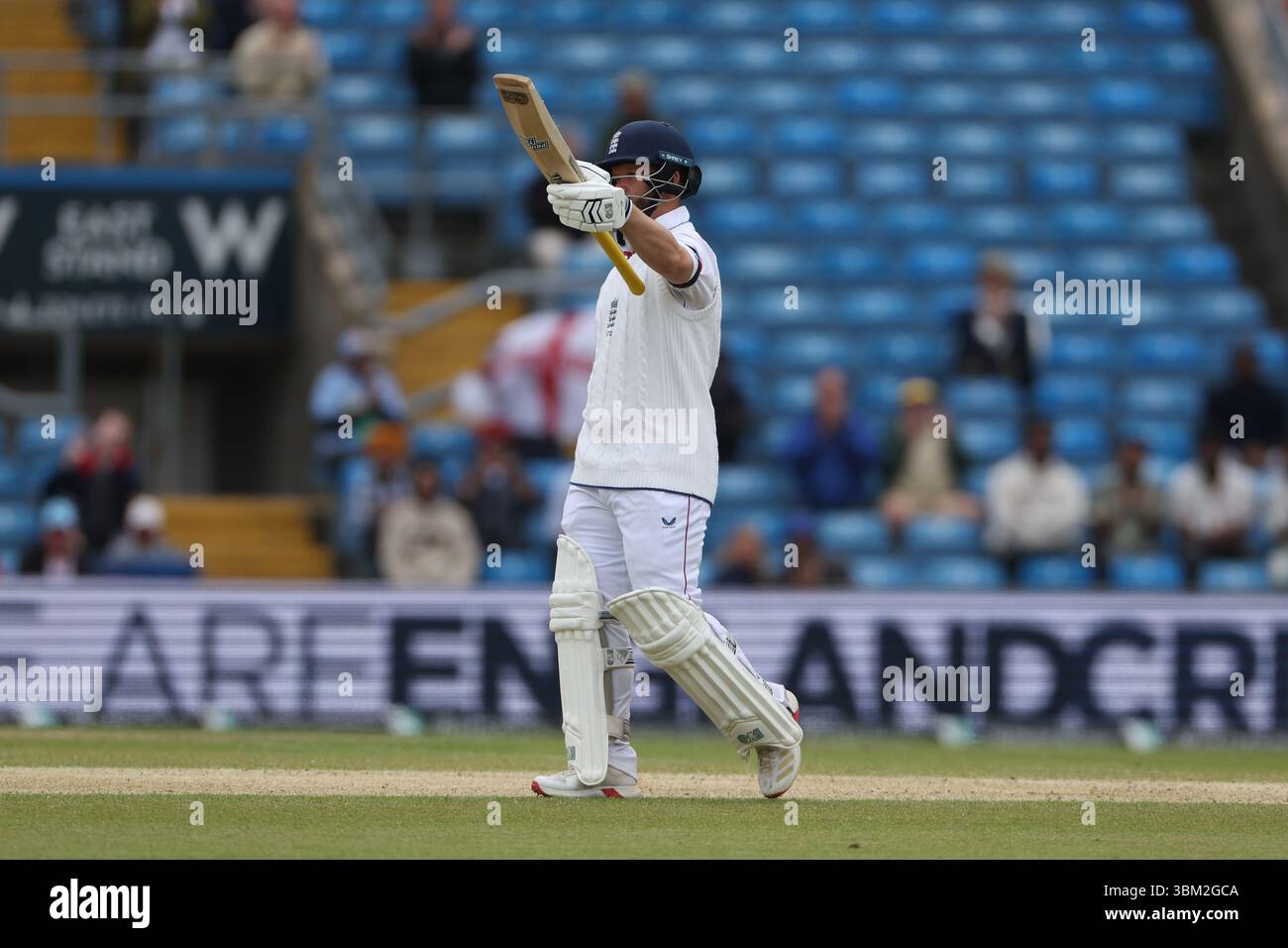 Englands Ben Duckett würdigt am fünften Tag des ersten Rothesay Test Matches zwischen England und Indien auf dem Headingley Cricket Ground, Leeds, am Dienstag, den 24. Juni 2025. (Foto: Mark Fletcher | MI News) Credit: MI News & Sport /Alamy Live News Stockfoto
