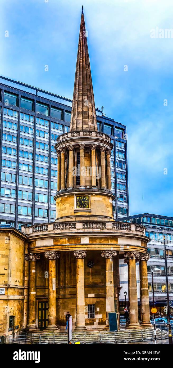 All Souls Church, Langham Place, West End, London, England. Die All Souls Church wurde von dem berühmten Londoner Architekten John Nash in den 1820er Jahren erbaut Stockfoto