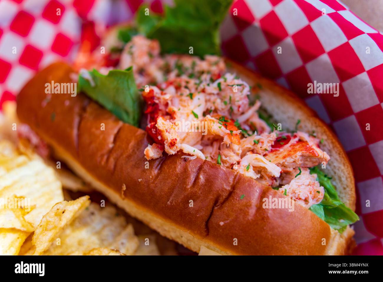 Hummerrolle mit Chips in Vancouver, Kanada Stockfoto