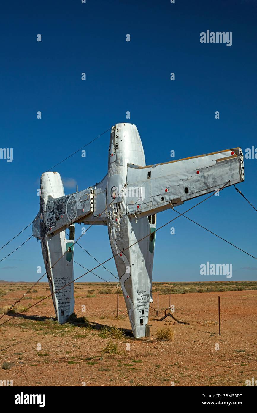 Flugzeug Henge, Mutonia Sculpture Park (von Robin Cooke), Oodnadatta Track, Outback, South Australia. (Nur Für Redaktionelle Zwecke) Stockfoto