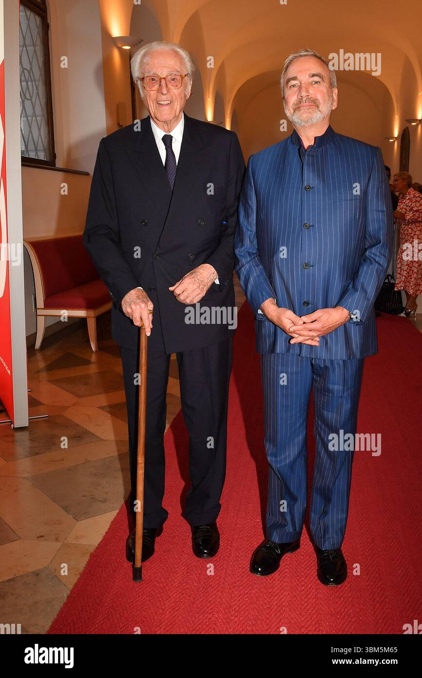 Herzog Franz von Bayern und Thomas Greinwald beim Friedenspreis vom Film „die Bruecke“ im Cuvillies Theater am 24.06.2025 in München Stockfoto