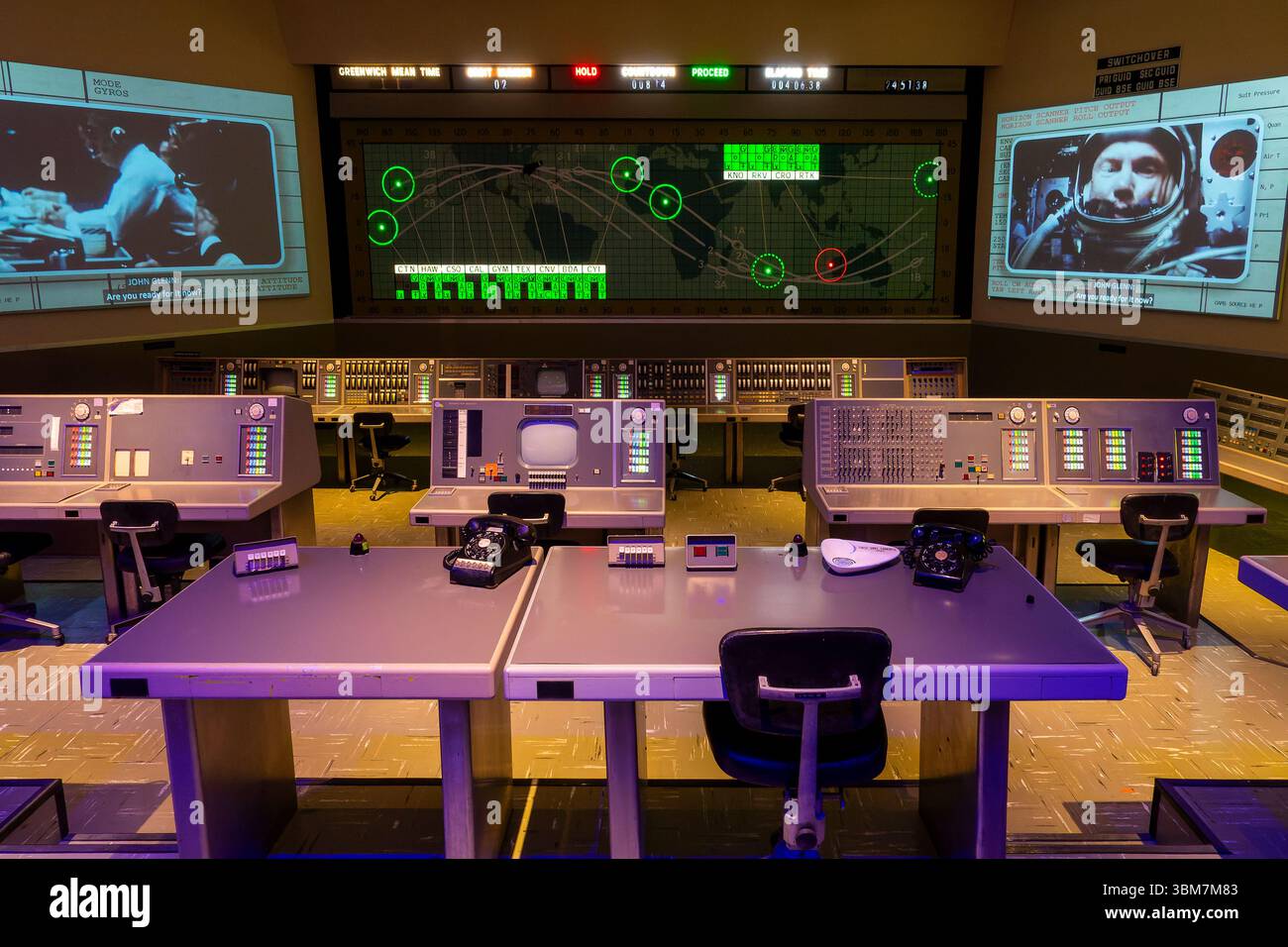 Missionskontrollraum beim Start von Apollo 8 im Kennedy Space Center Visitor Complex auf Merrit Island, Cape Canaveral, Florida Stockfoto