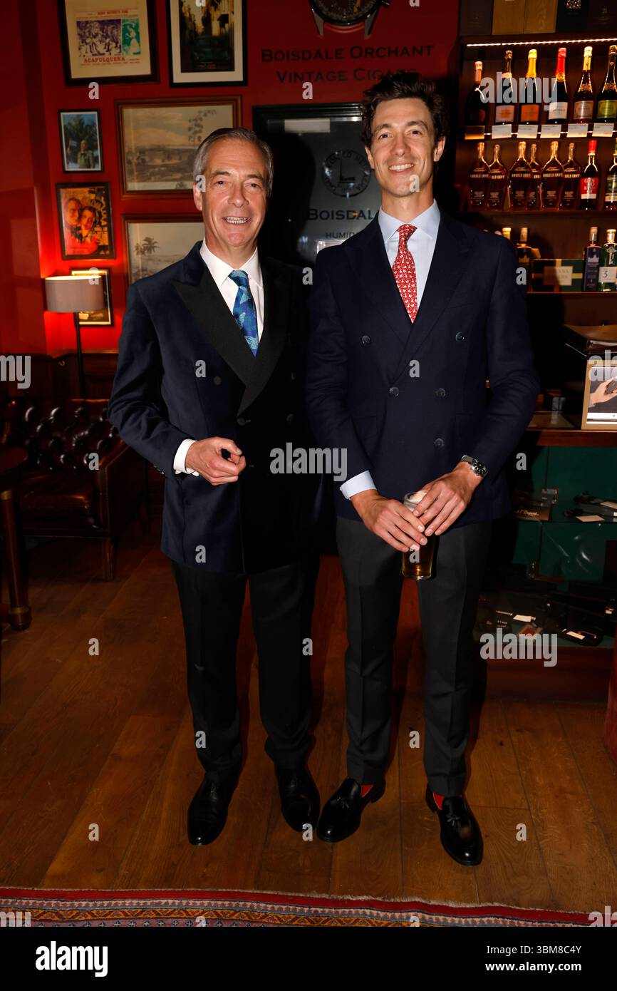 Nigel Farage mit seinem Sohn Samuel, bei Nigel Farages 60. Geburtstag in Boisdales, Canary Wharf, London, UK am 03. April 2025.CAP/FIN ©FIN/Capital Stockfoto