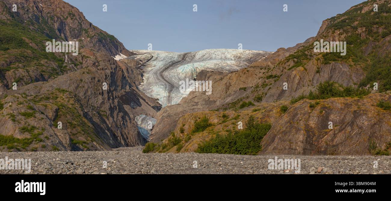 Panorama des wunderschönen Exit Glacier im Kenai Fjords National Park, Alaska. Auf einer Wanderung zum Exit Glacier und zum Harding Eisfeld. Stockfoto