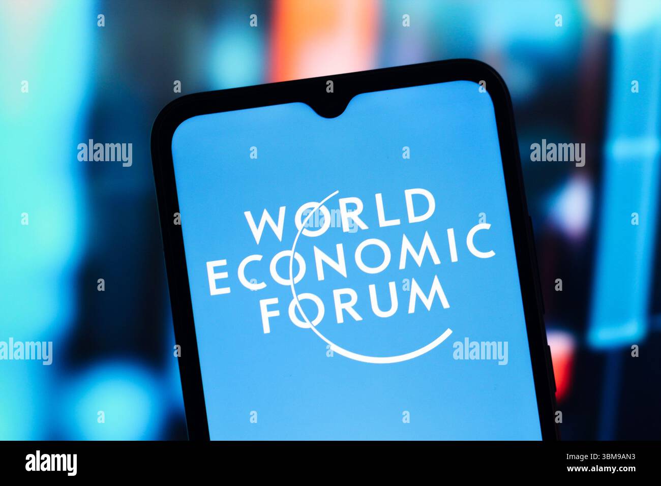 Kanada. Juni 2025. In dieser Fotoabbildung wird das Logo des World Economic Forum (WEF) auf einem Smartphone-Bildschirm angezeigt. (Credit Image: © Thomas Fuller/SOPA Images via ZUMA Press Wire) NUR REDAKTIONELLE VERWENDUNG! Nicht für kommerzielle ZWECKE! Stockfoto Kanada. Juni 2025. In dieser Fotoabbildung wird das Logo des World Economic Forum (WEF) auf einem Smartphone-Bildschirm angezeigt. (Credit Image: © Thomas Fuller/SOPA Images via ZUMA Press Wire) NUR REDAKTIONELLE VERWENDUNG! Nicht für kommerzielle ZWECKE! Stockfoto