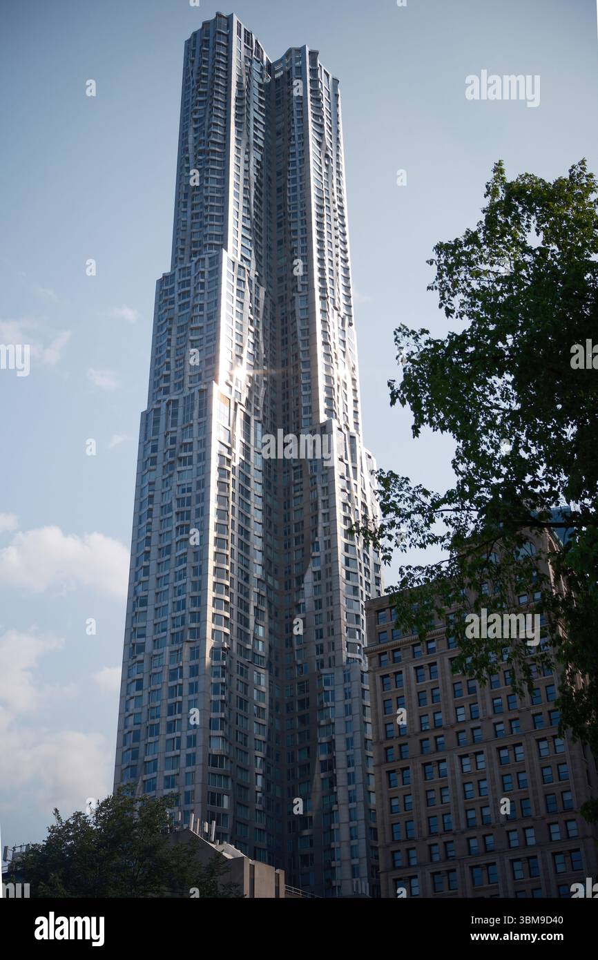 8 Spruce Street Wolkenkratzer (alias Beekman Tower) in New York City. Mit 265 m ist das Gebäude der zwölftgrößte Wohnturm der Welt. Es war des Stockfoto