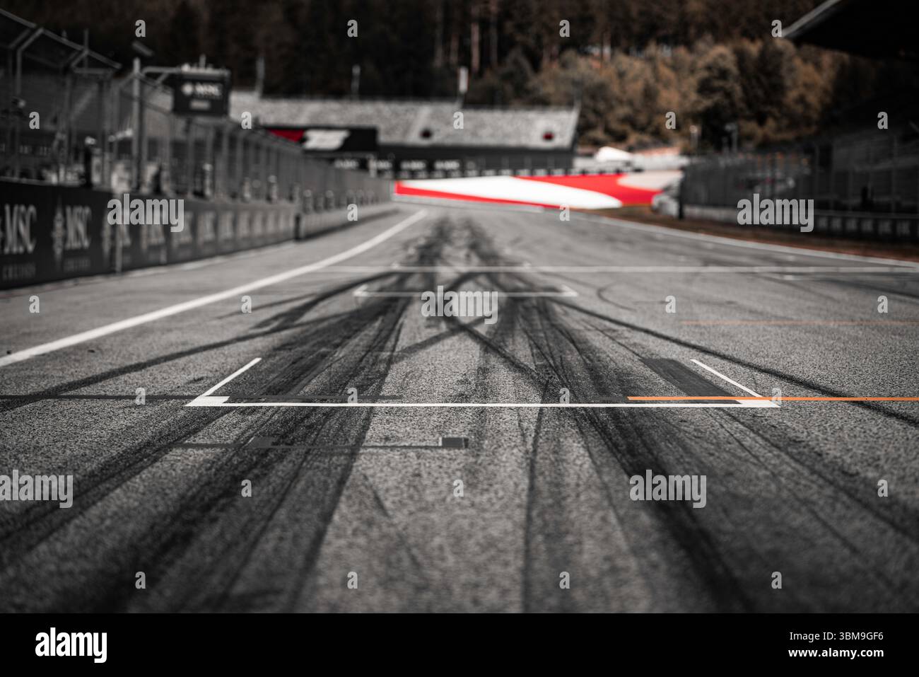 Start und Zielgerade, großer Preis von Oesterreich, Motorsport, Formel 1, Saison 2025, 25.06.2025 Foto: Eibner-Pressefoto/Alexander Neis Stockfoto