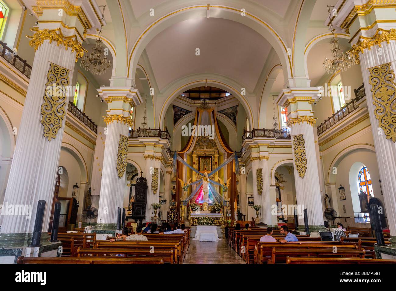 Das Innere der Kirche unserer Lieben Frau von Guadalupe in Puerto Vallarta, Bundesstaat Jalisco, Mexiko. Stockfoto