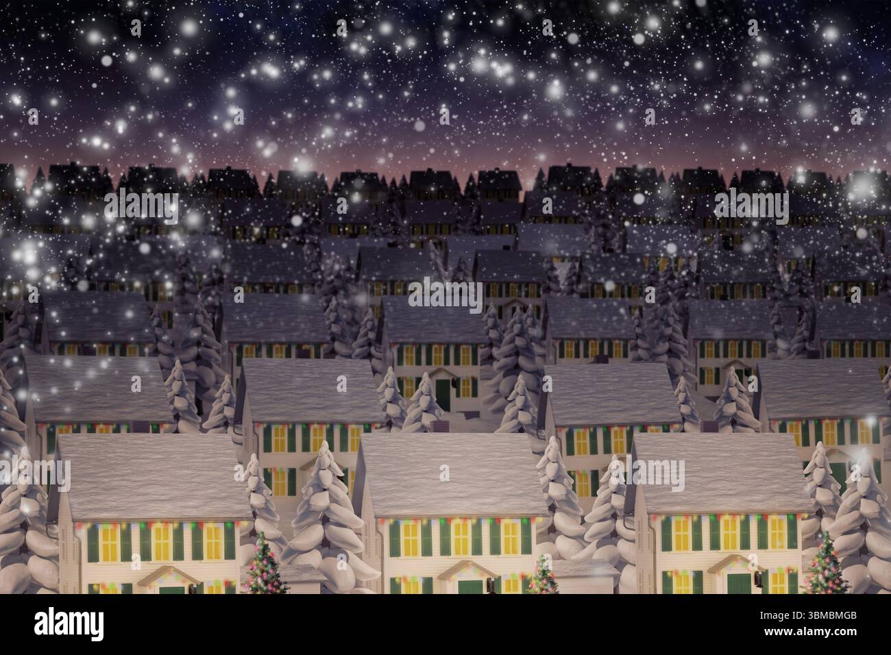 Schneebedeckte Häuser werden in flacher Winterdämmerung mit leuchtenden Fenstern und Kiefern gezeigt Stockfoto