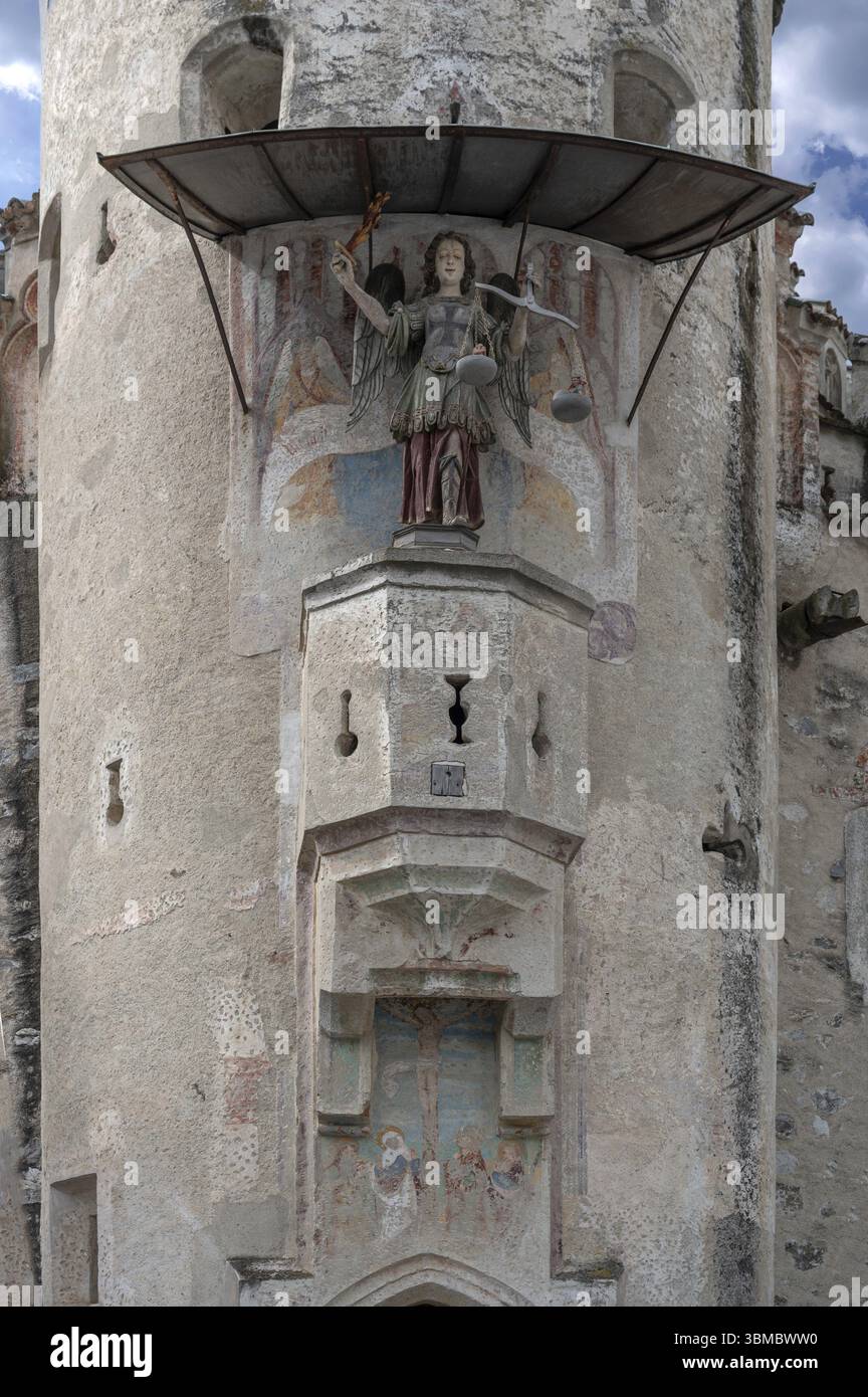 Skulptur der Justitia auf Engelsburg, Kloster Neustift St. Margarethen, Vahrn, Bozen, Südtirol, Italien, Europa Stockfoto