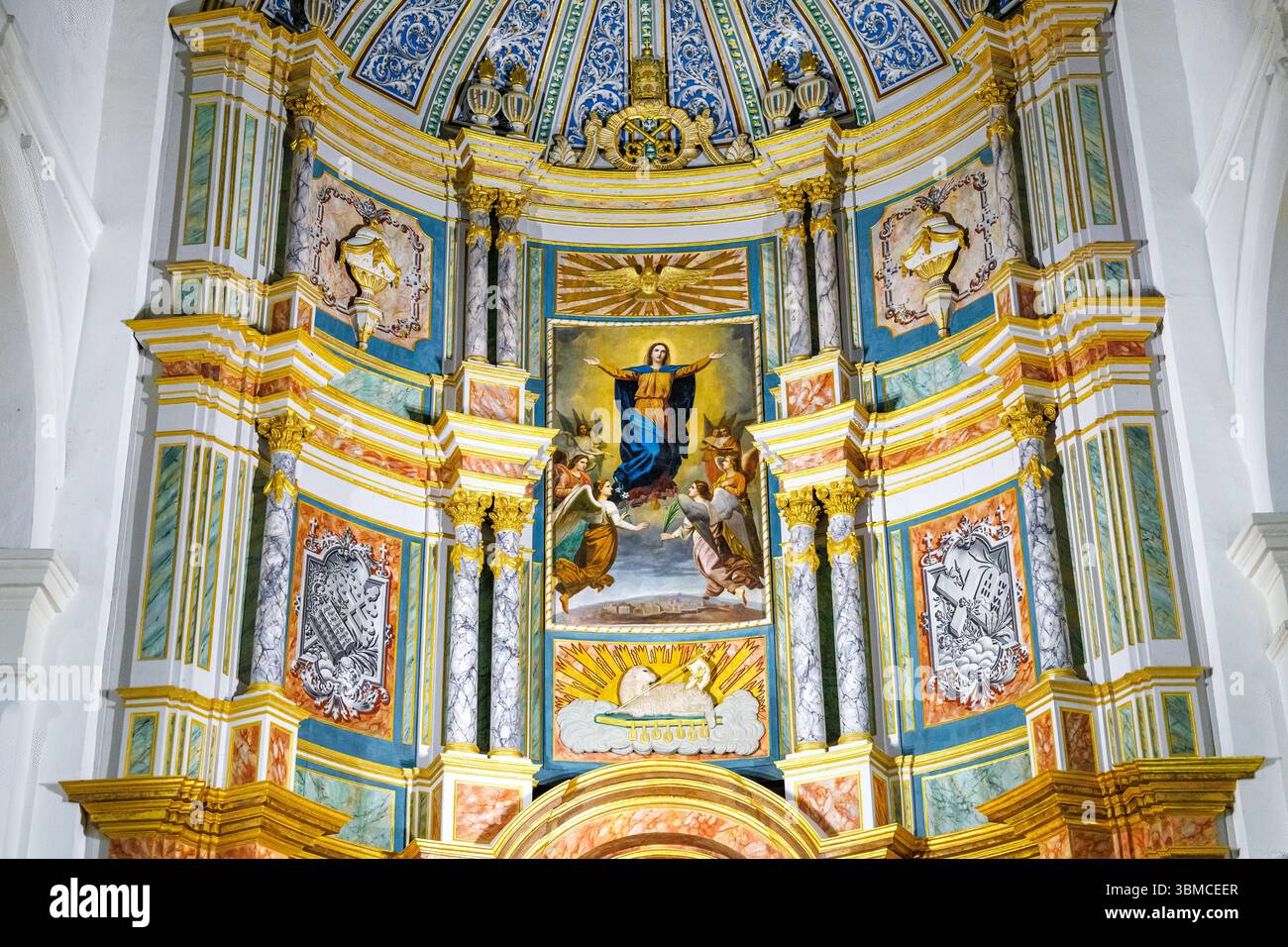 Architektonische Merkmale des Altars im Inneren der Metropolitan-Kathedrale Basilika Santa Maria la Antigua, Altstadt in Panama-Stadt, Panama Stockfoto