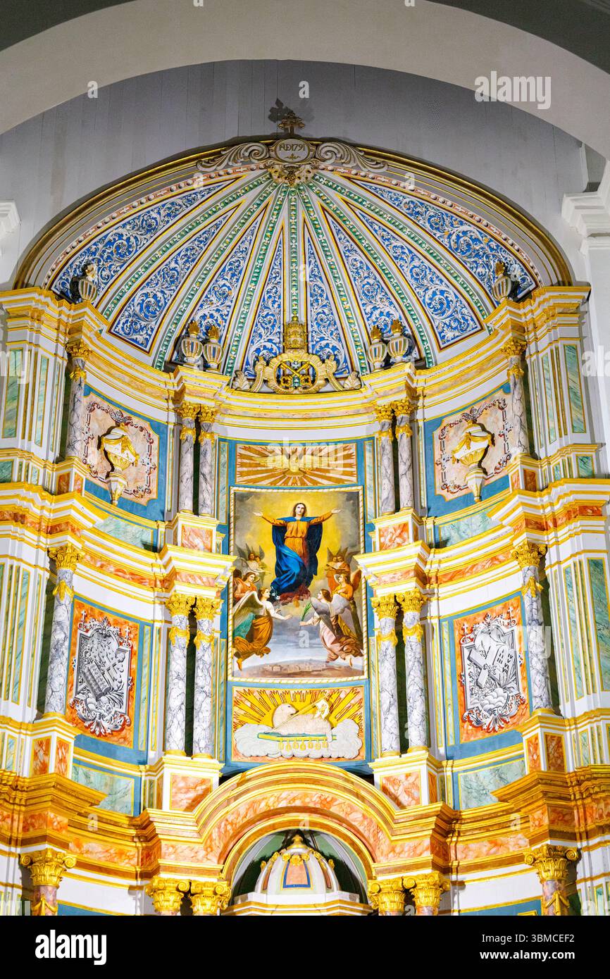 Architektonische Merkmale des Altars im Inneren der Metropolitan-Kathedrale Basilika Santa Maria la Antigua, Altstadt in Panama-Stadt, Panama Stockfoto