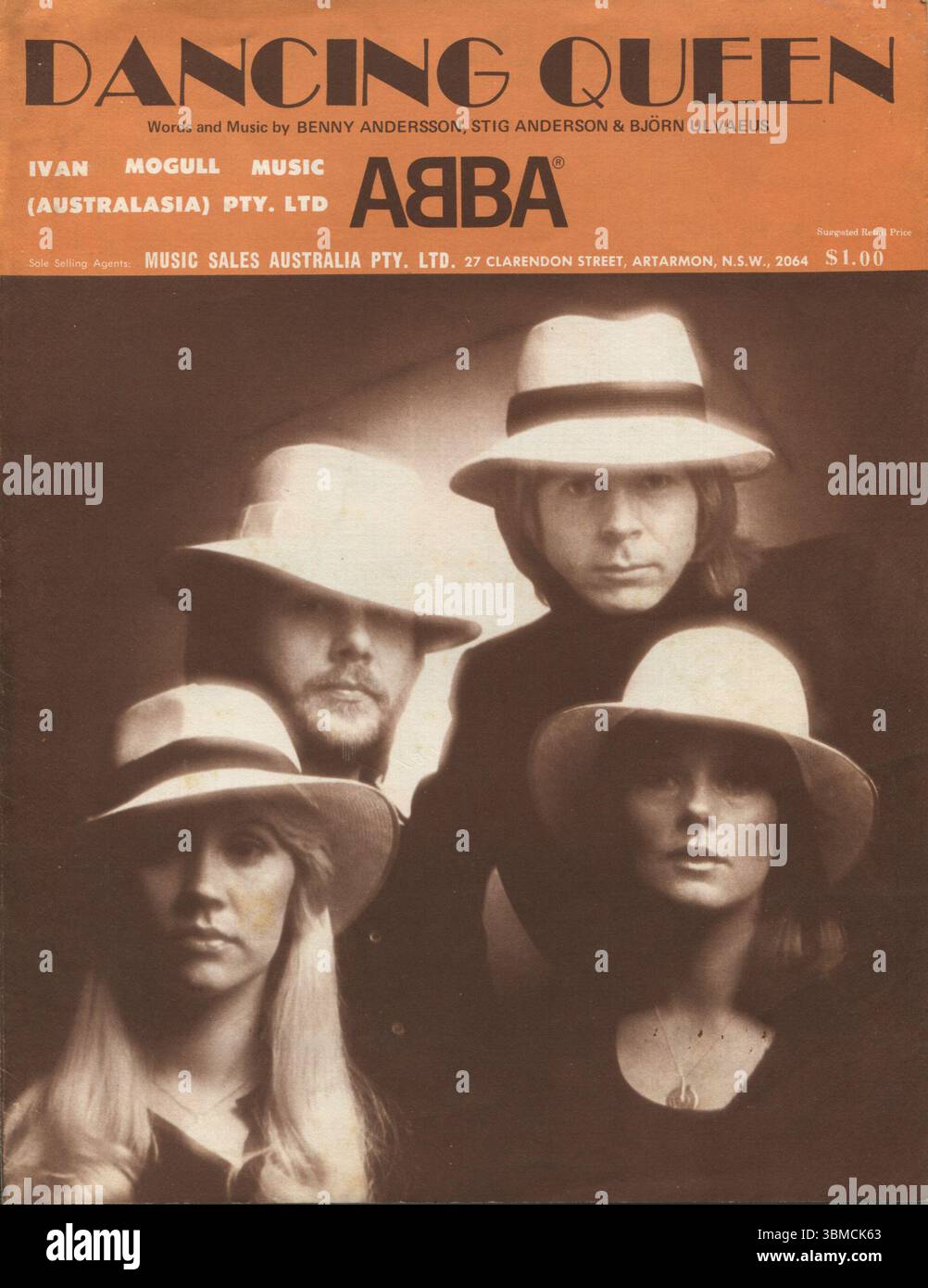 Ein australischer Druck des 1976 veröffentlichten Notencovers von Dancing Queen, einem Lied der schwedischen Gruppe ABBA, das als Lead-Single von ihrem vierten Studioalbum Arrival veröffentlicht wurde. Das Lied wurde von Benny Andersson, Björn Ulvaeus und ihrem Manager Stig Anderson geschrieben Stockfoto