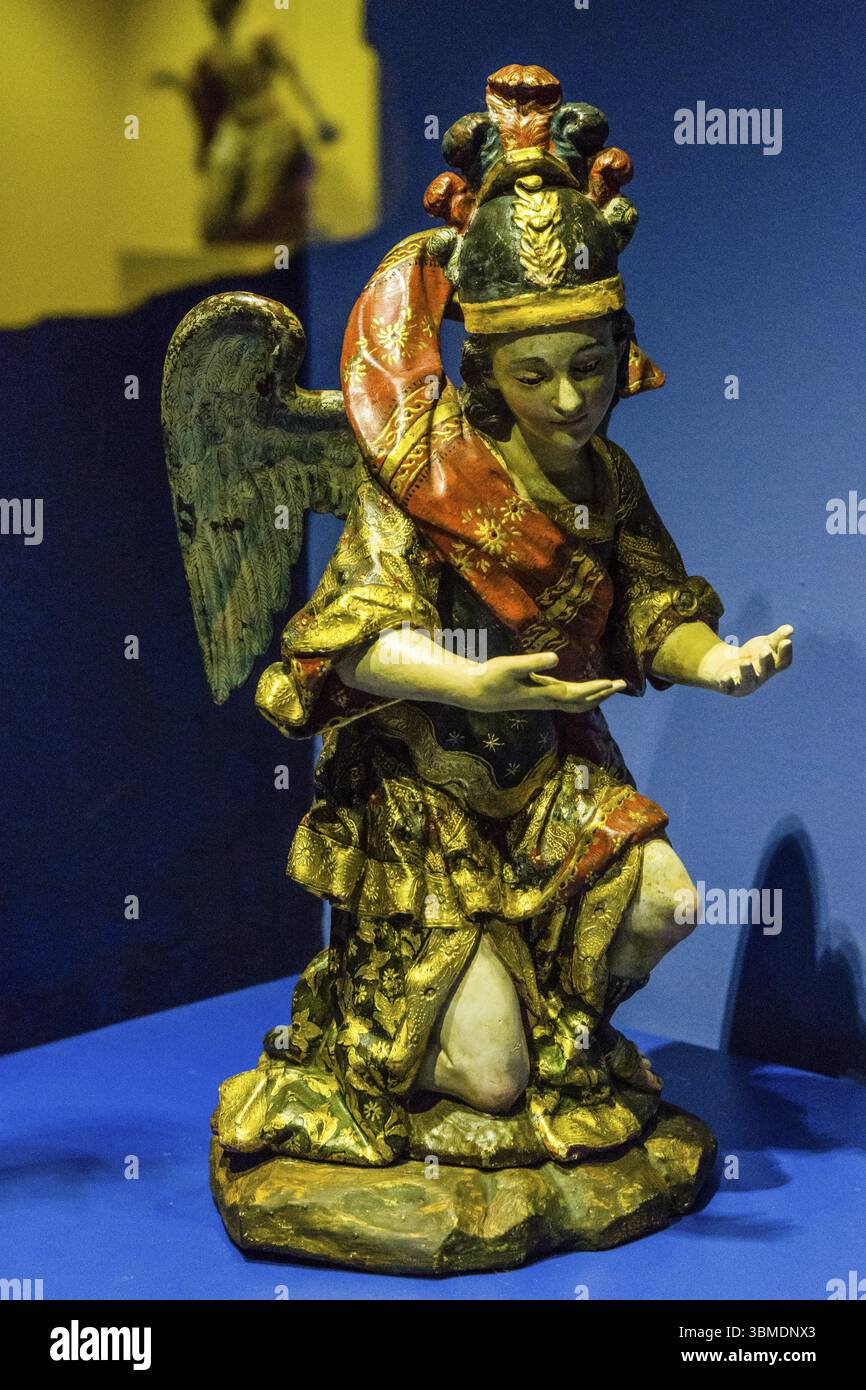 Erzengel St. Gabriel, Holzschnitzerei, gepolstert, inkarniert und polychrome, 18. Jahrhundert, ehemaliges Kloster von Santo Domingo, Antigua Guatemala, Depar Stockfoto