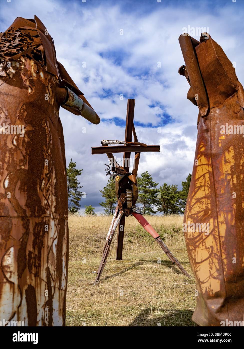 Weg der Hoffnung an der Gedenkstätte Point Alpha zwischen Geisa in Thüringen und Rasdorf in Hessen, der ehemaligen innerdeutschen Grenze. Das Kunstprojekt der Stockfoto