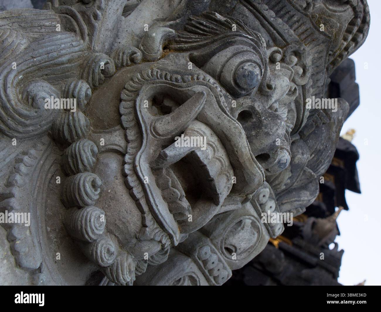 Dämonenstatue in einem Tempel in Bali, Indonesien. Stockfoto