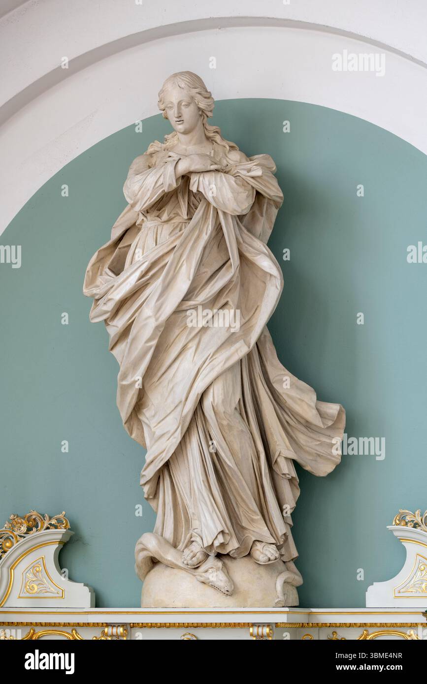 Kirchen im Rhein-Kreis-Neuss, St. Andreas in Neuss-Norf, Marienaltar, Maria Immaculata Stockfoto