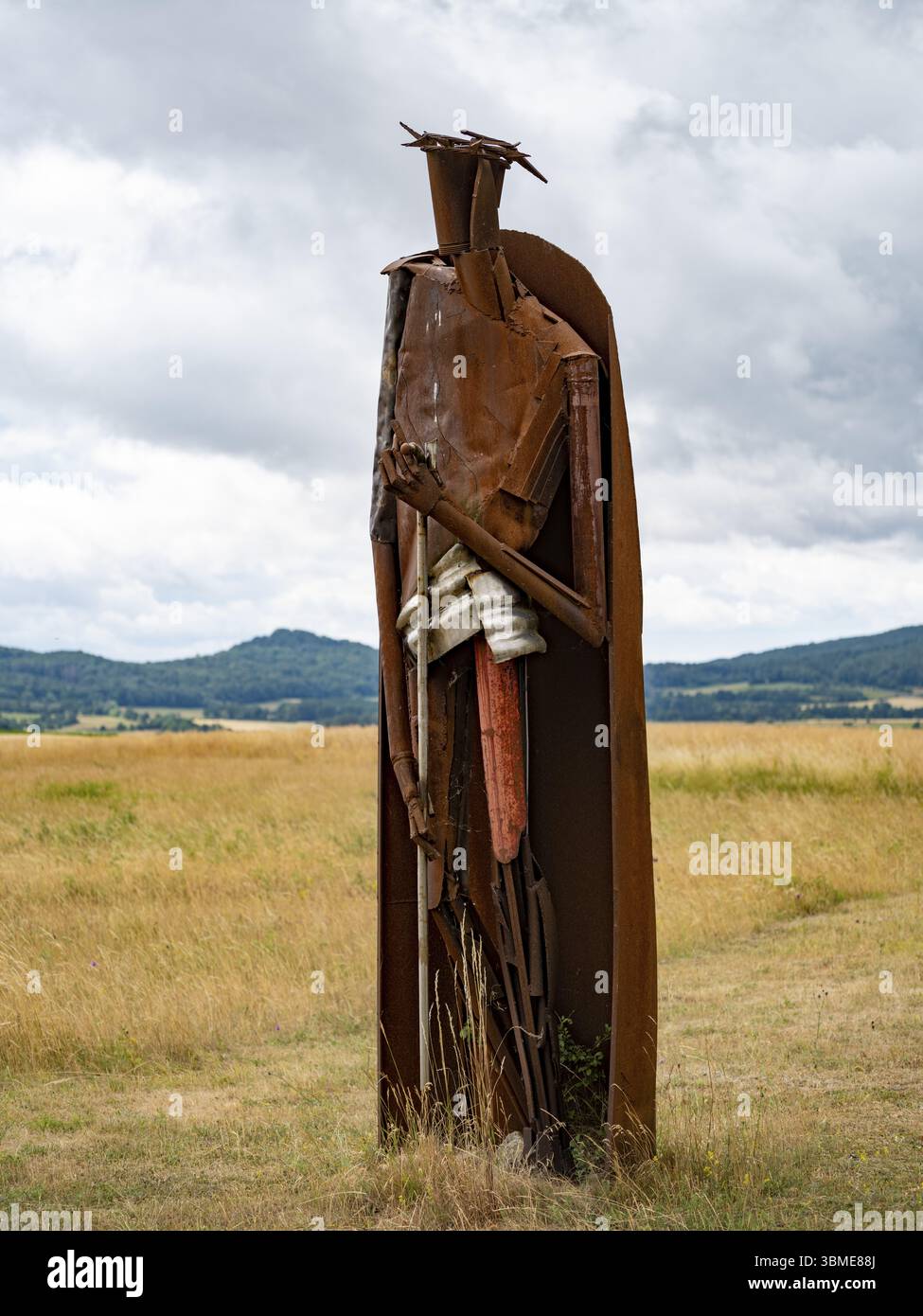 Weg der Hoffnung an der Gedenkstätte Point Alpha zwischen Geisa in Thüringen und Rasdorf in Hessen, der ehemaligen innerdeutschen Grenze. Das Kunstprojekt der Stockfoto