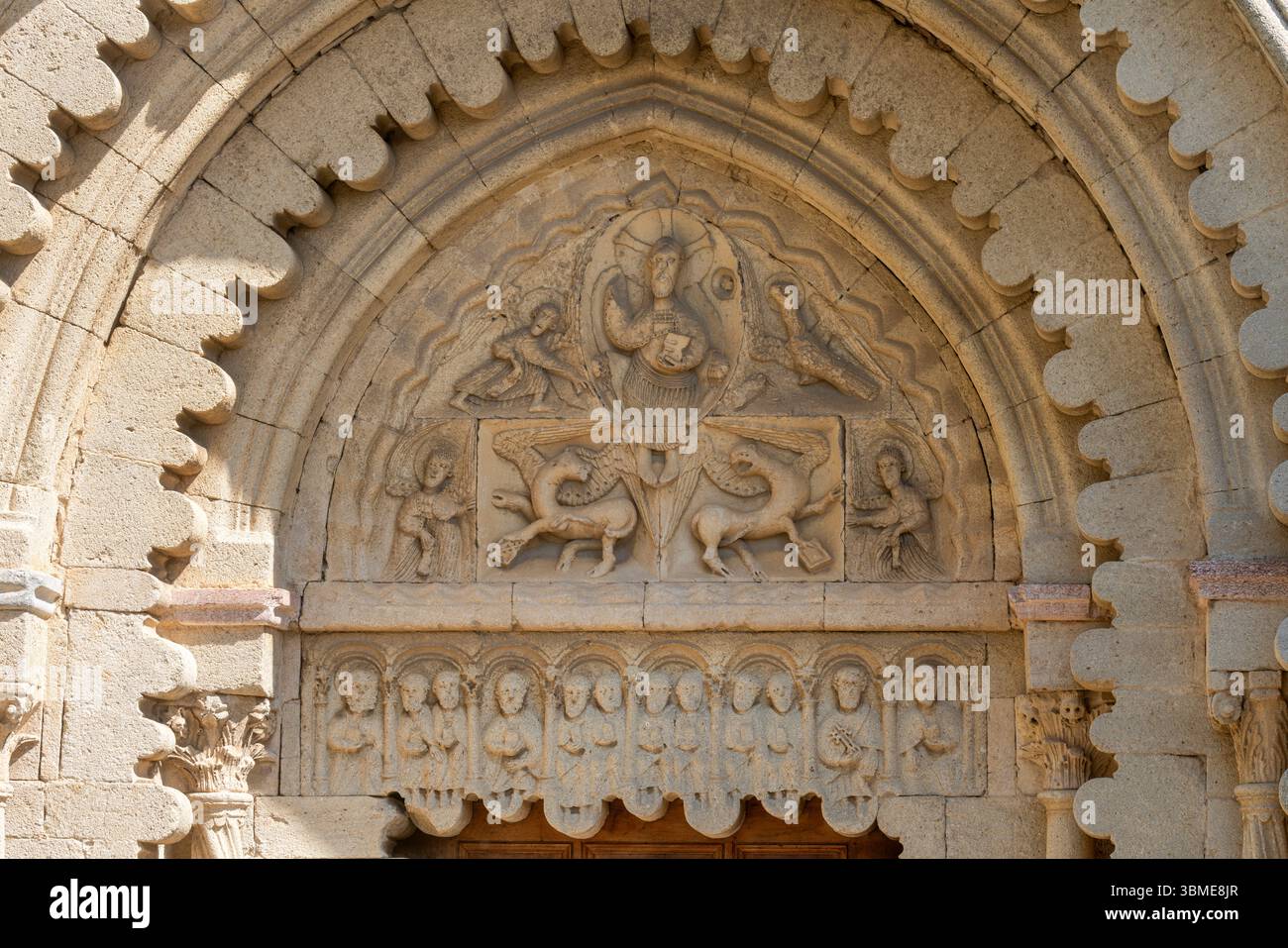 Ganagobie, Prieuré de Ganagobie, Westportal Stockfoto