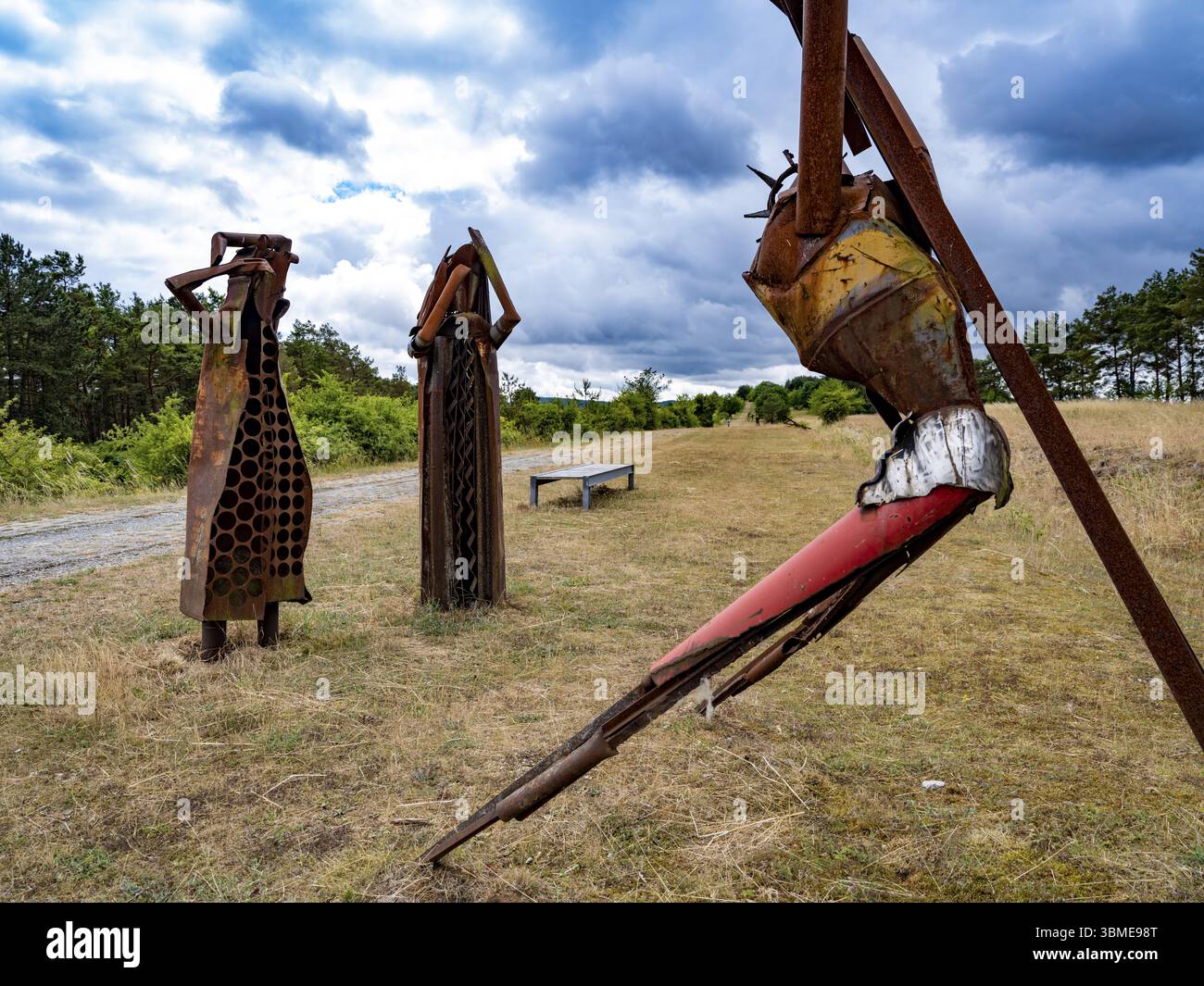 Weg der Hoffnung an der Gedenkstätte Point Alpha zwischen Geisa in Thüringen und Rasdorf in Hessen, der ehemaligen innerdeutschen Grenze. Das Kunstprojekt der Stockfoto