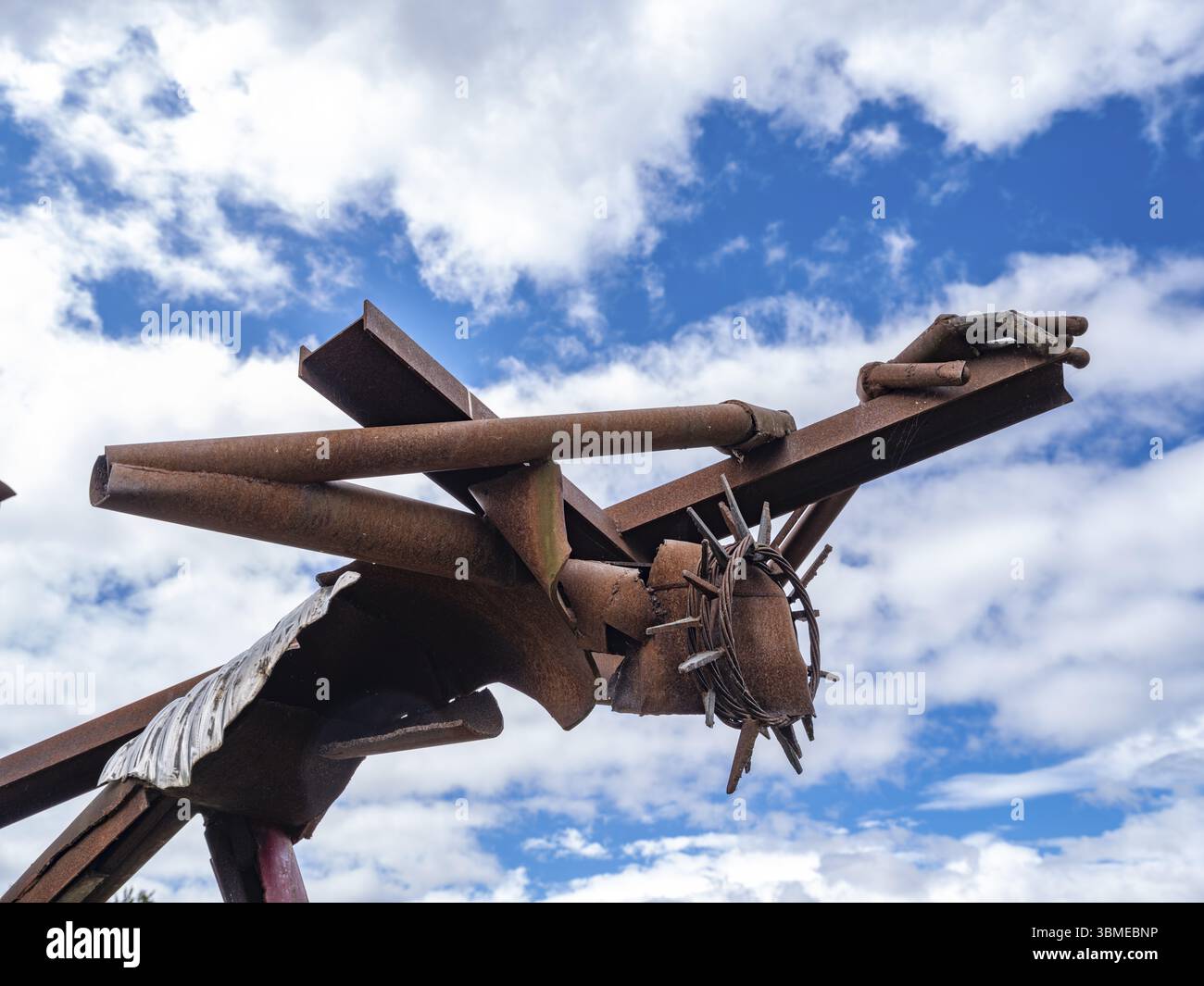Weg der Hoffnung an der Point Alpha Gedenkstätte zwischen Geisa in Thüringen und Rasdorf in Hessen, der ehemaligen innerdeutschen Grenze, Jesus mit Krone von thor Stockfoto
