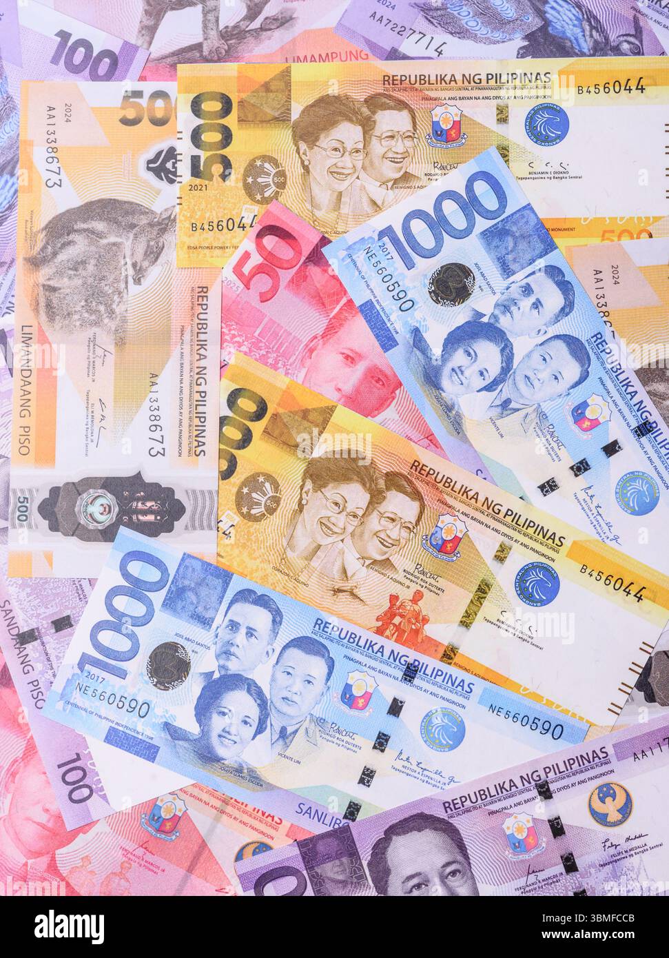 Philippinisches Geld, Peso, Papierscheine, Bargeld. Philippinisches Geld für Geschäfte, Reisen Stockfoto