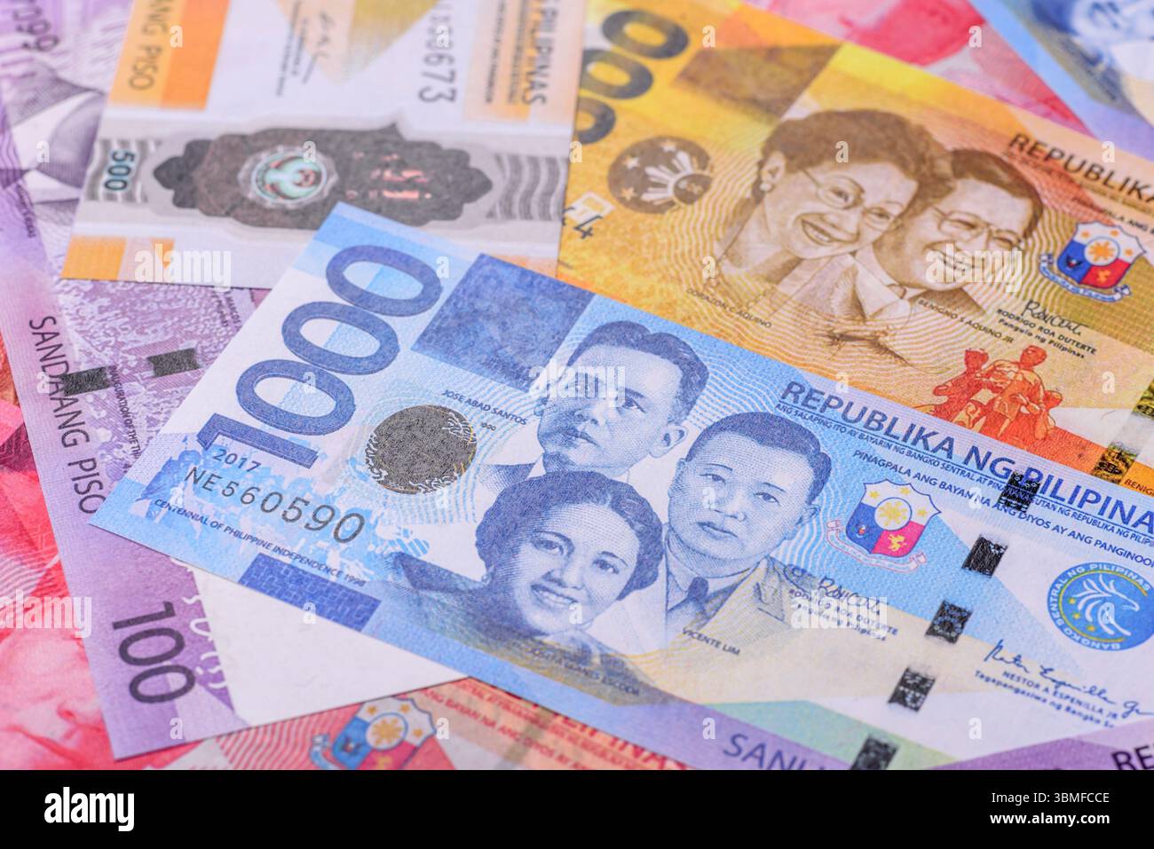 Philippinisches Geld, Peso, Papierscheine, Bargeld. Philippinisches Geld für Geschäfte, Reisen Stockfoto