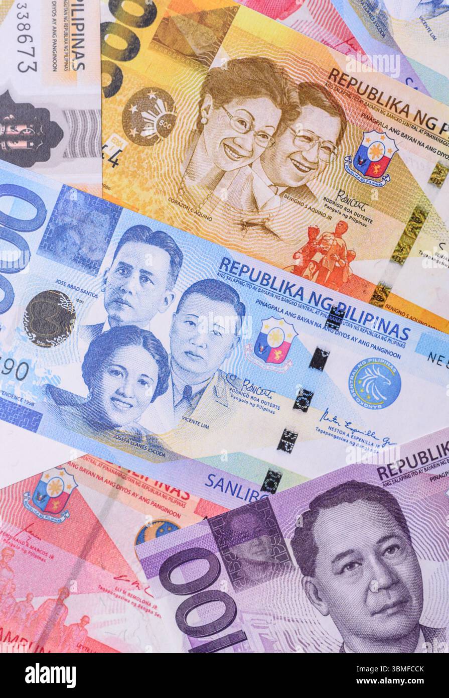Philippinisches Geld, Peso, Papierscheine, Bargeld. Philippinisches Geld für Geschäfte, Reisen Stockfoto