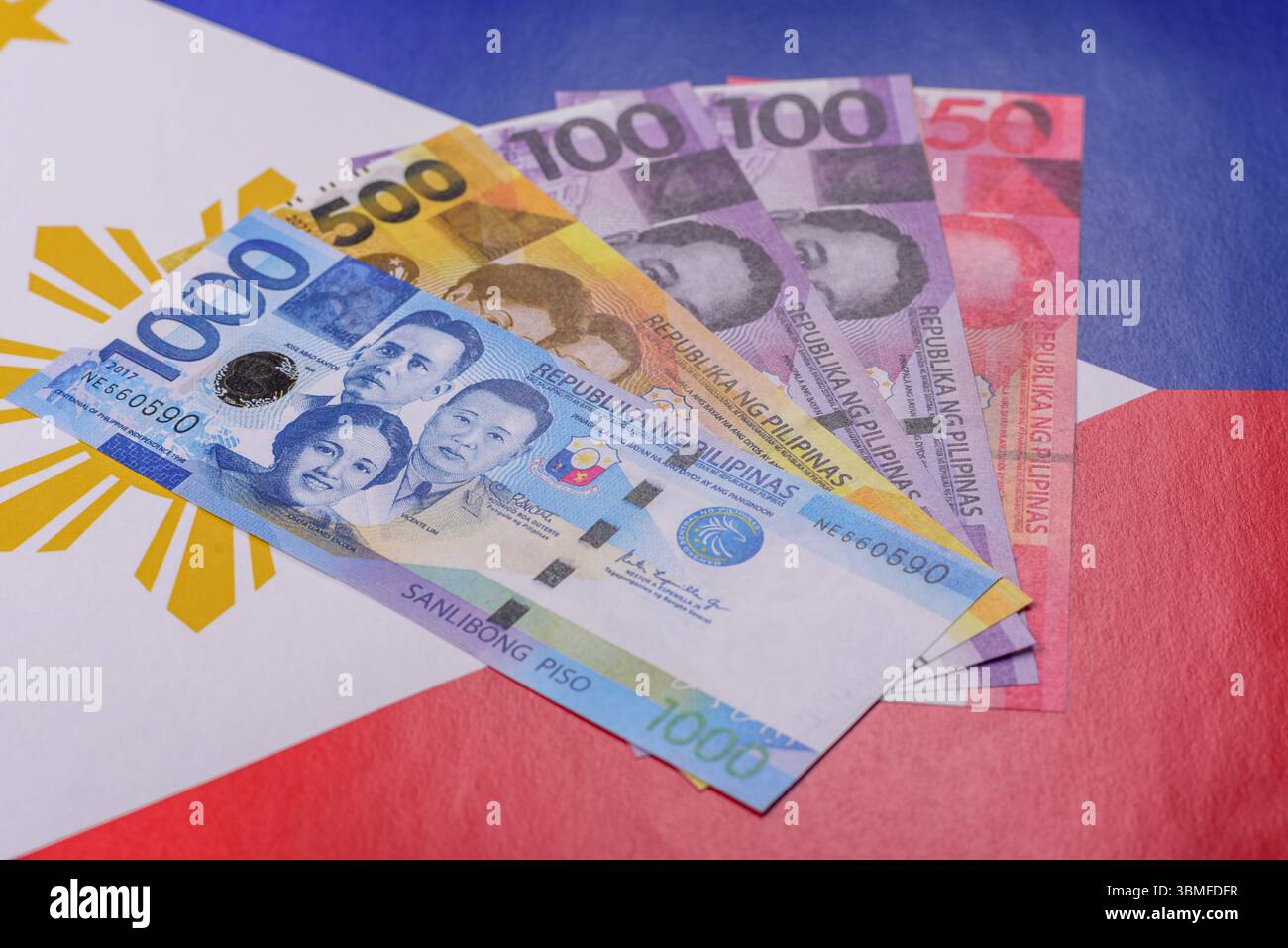 Philippinisches Geld, Peso, Papierscheine, Bargeld. Philippinisches Geld für Geschäfte, Reisen Stockfoto