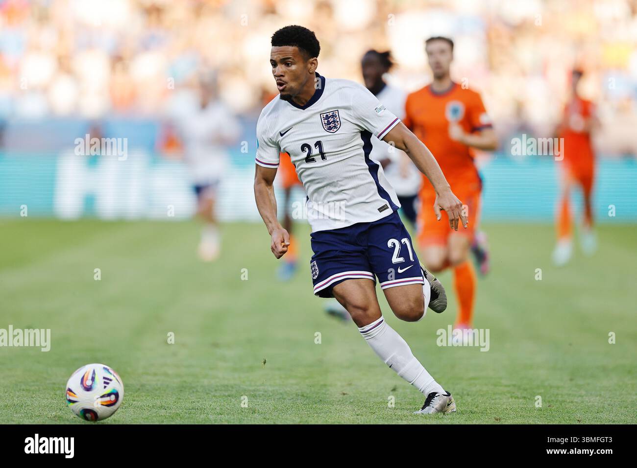 Bratislava, Slowakei. Juni 2025. Ethan Nwaneri (eng) Fußball/Fußball : UEFA-U21-Europameisterschaft 2025 Slowakei Halbfinalspiel zwischen U21 England 2-1 U21 Niederlande im Nationalfußballstadion in Bratislava, Slowakei . Quelle: Mutsu Kawamori/AFLO/Alamy Live News Stockfoto