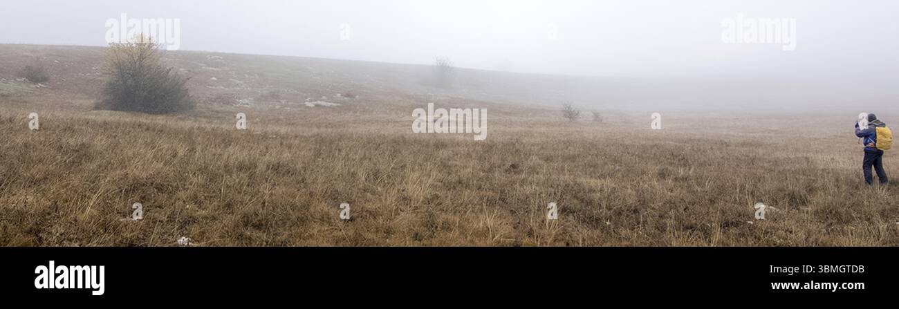 Touristen machen Fotos von der Natur. Fotografen fotografieren die Landschaft Stockfoto