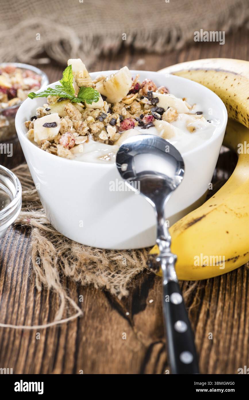 Portion frische hausgemachte Banane Joghurt (detaillierte Nahaufnahme erschossen) Stockfoto