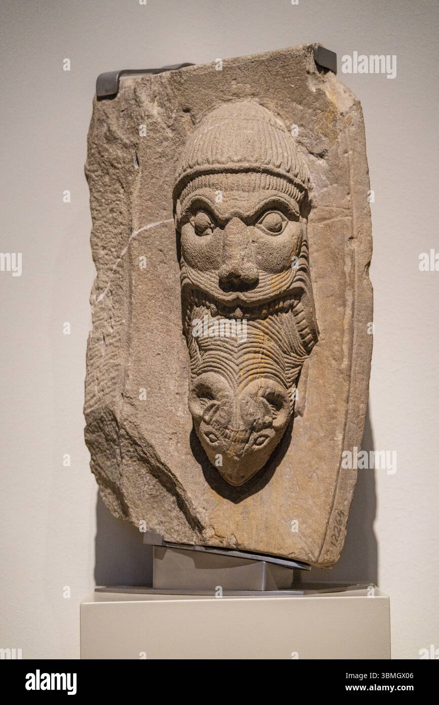 Ripoll voussoir, 12. Jahrhundert, Steinschnitzerei, Kloster Santa Maria de Ripoll, MNAC, Barcelona, â€‹â€‹ Katalonien, Spanien, Europa Stockfoto