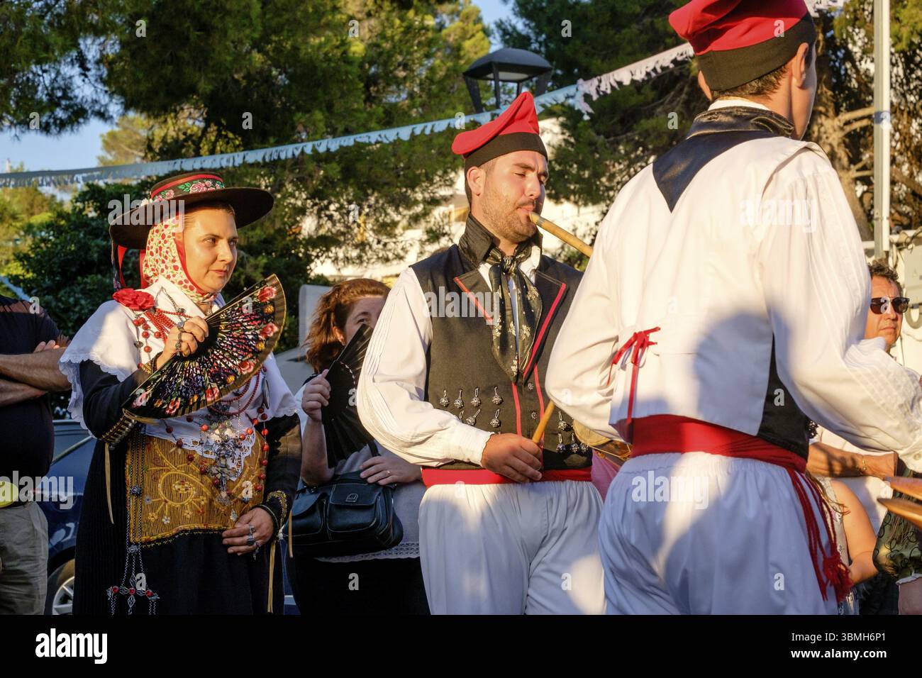 Traditioneller Country Dance Ball Seiten, typischer ibizanischer Tanz, Portinax, Ibiza, Balearen Inseln, Spanien, Europa Stockfoto