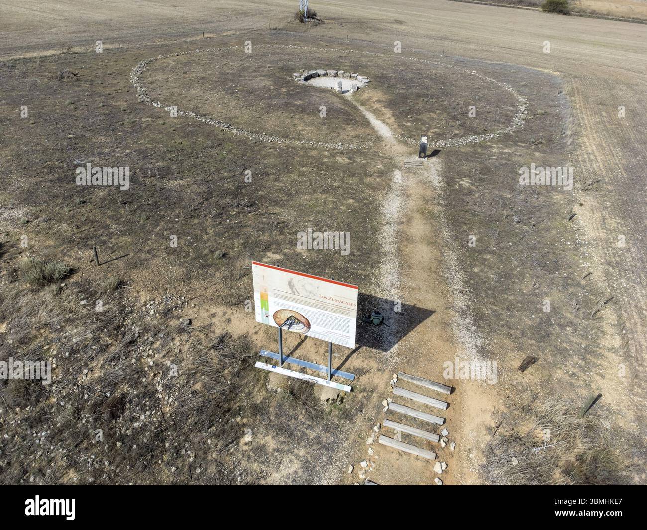 Megalithgrabmal von Los Zumacales, megalithisches Monument vom Typ Cromlech des Neolithikums (um 5500 BC1â€‹), Simancas, Provinz Valladolid, Kastilien A Stockfoto