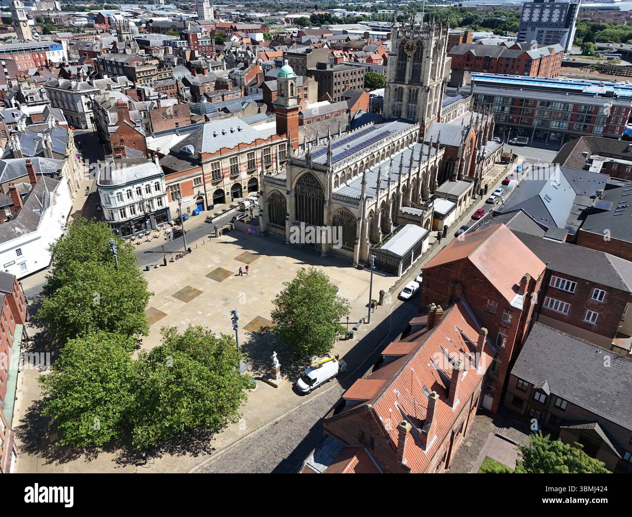areal Views of Hull Minster ist eine anglikanische Kirche im Zentrum von Hull. Die Kirche hieß Holy Trinity Church. East Riding of Yorkshire, England Stockfoto