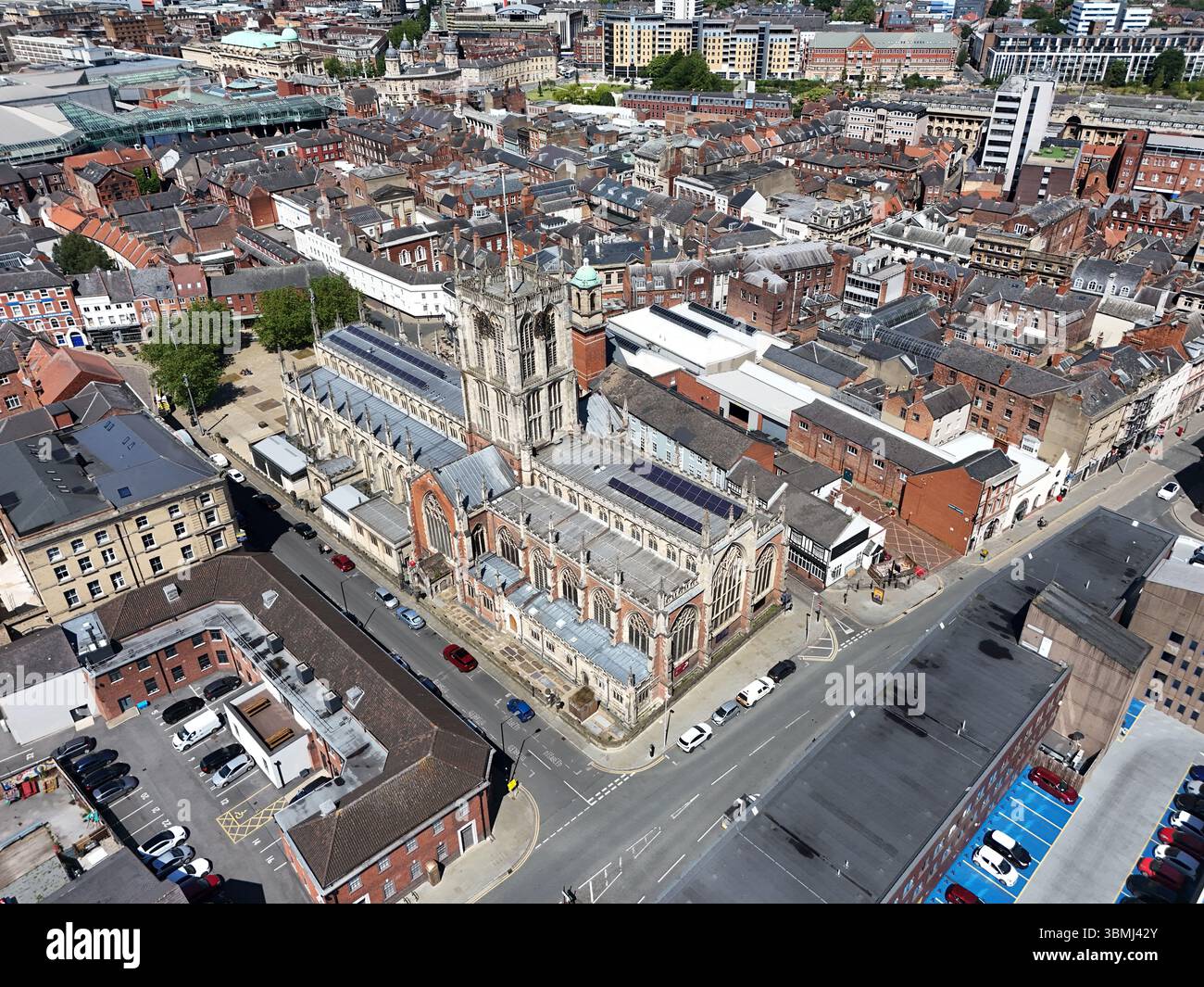 areal Views of Hull Minster ist eine anglikanische Kirche im Zentrum von Hull. Die Kirche hieß Holy Trinity Church. East Riding of Yorkshire, England Stockfoto